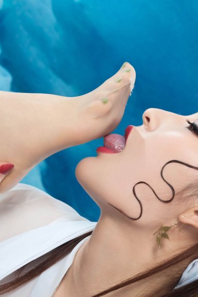 “开云(中国)”澳门亿万富商开派对 众嫩模穿比基尼入场任人搂(图2) 开云(中国)